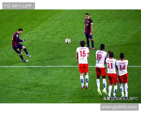 聚焦当代足球球员成长轨迹与竞技风采深度剖析报道全面展示精彩篇